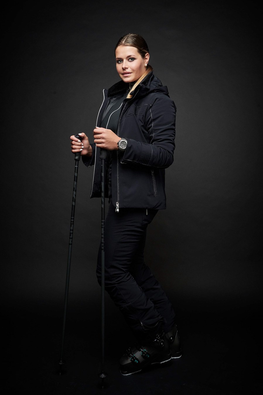HUBLOT宇舶表新晋品牌好友瑞士滑雪运动员科琳娜·苏特（Corinne Suter） (2)_副本.jpg