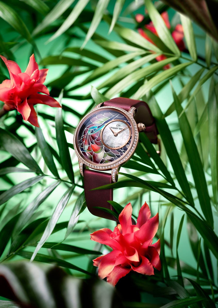 J005503501_PETITE HEURE MINUTE SMALTA CLARA HUMMINGBIRD_AMBIANCE (1)_副本.jpg